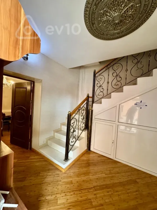 Kirayə verilir 1 otaqlı həyət evi 445 m²