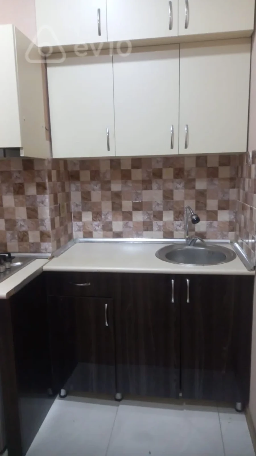 Kirayə verilir 2 otaqlı köhnə tikili 65 m²