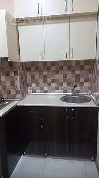 Kirayə verilir 2 otaqlı köhnə tikili 65 m²