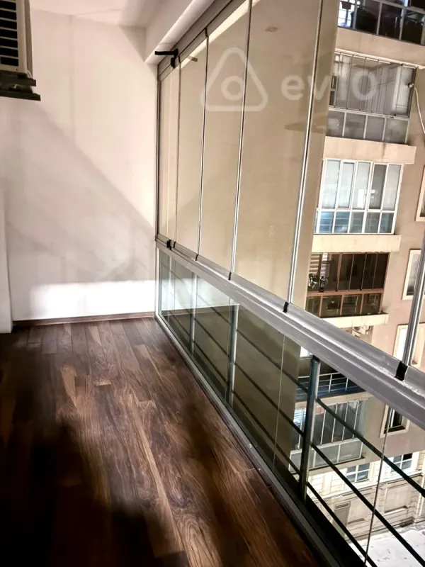 Kirayə verilir 4 otaqlı yeni tikili 200 m²