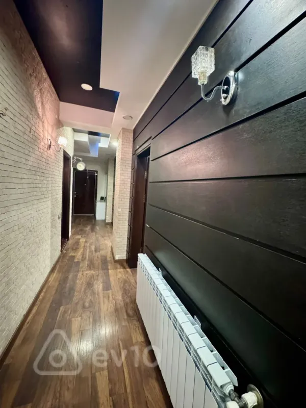 Kirayə verilir 4 otaqlı yeni tikili 200 m²