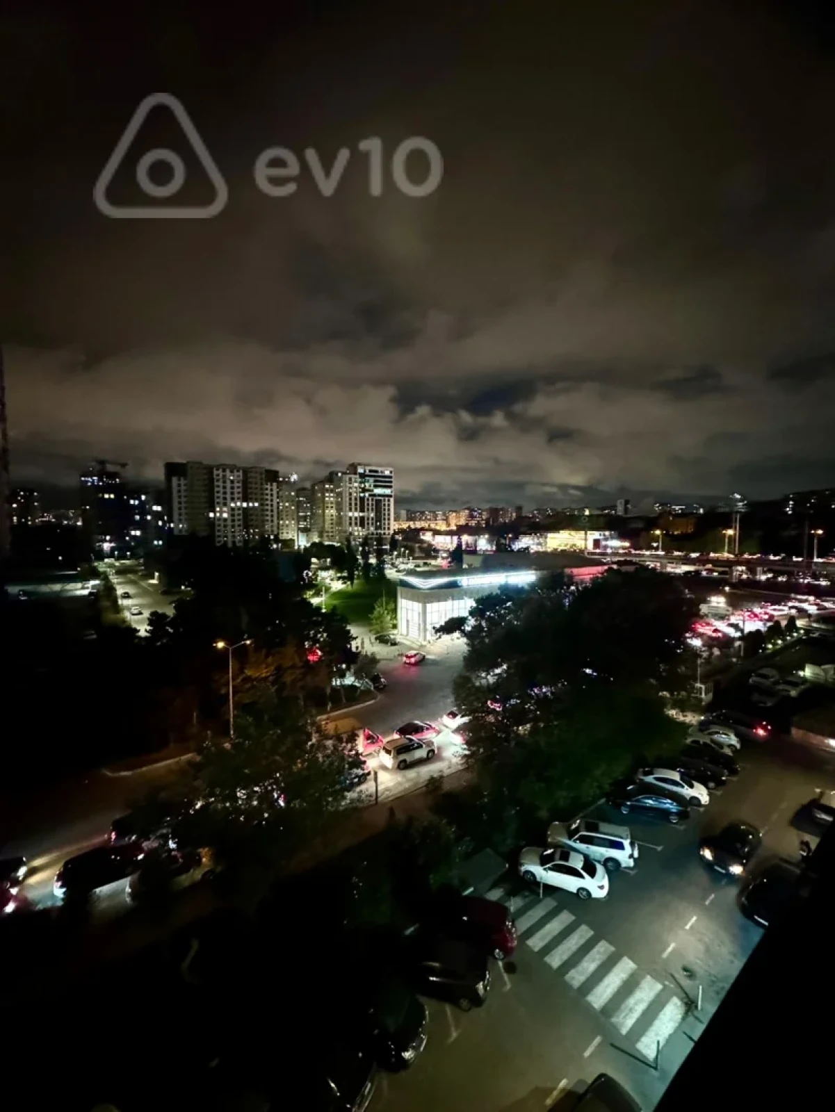 Kirayə verilir 4 otaqlı yeni tikili 200 m²