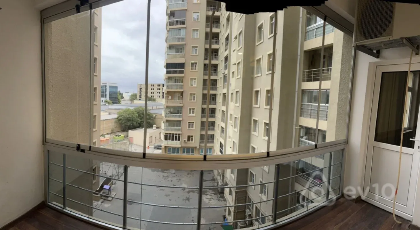 Kirayə verilir 4 otaqlı yeni tikili 200 m²