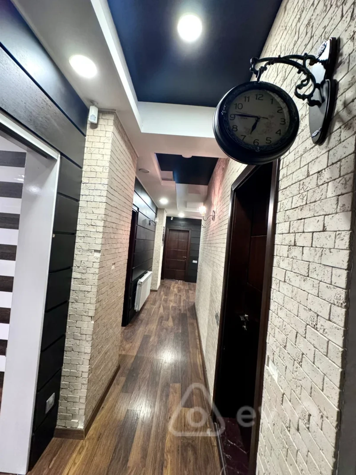 Kirayə verilir 4 otaqlı yeni tikili 200 m²