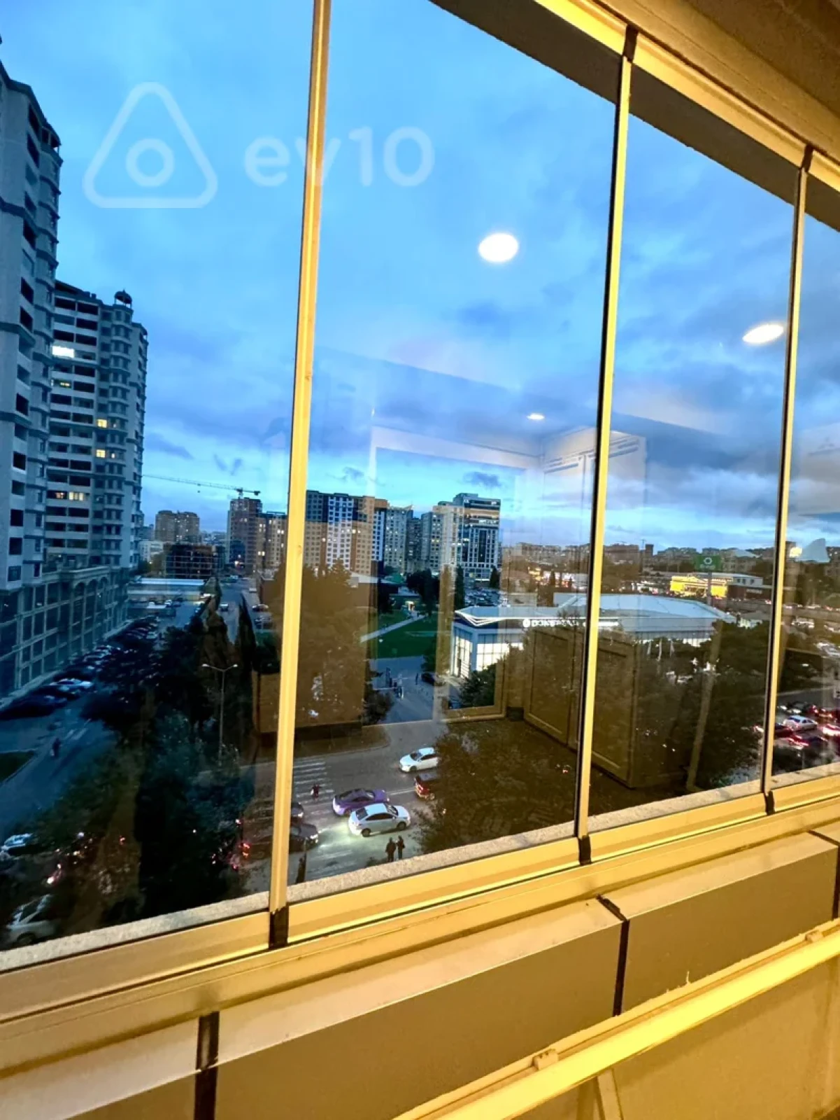 Kirayə verilir 4 otaqlı yeni tikili 200 m²