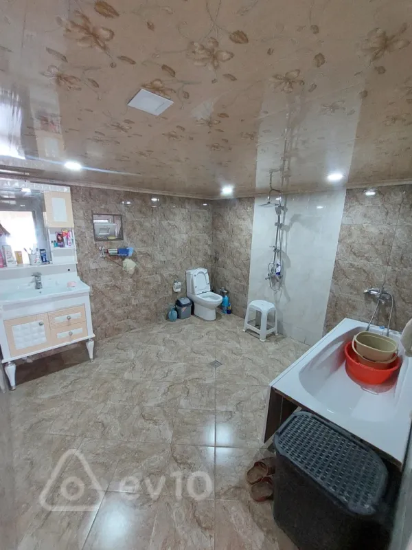 Satılır 6 otaqlı həyət evi 6 m²