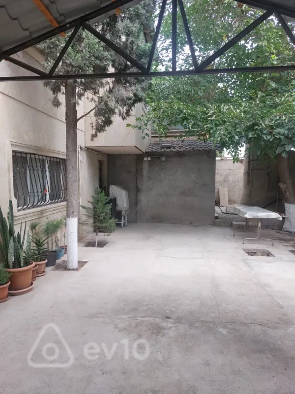 Satılır 6 otaqlı həyət evi 6 m²