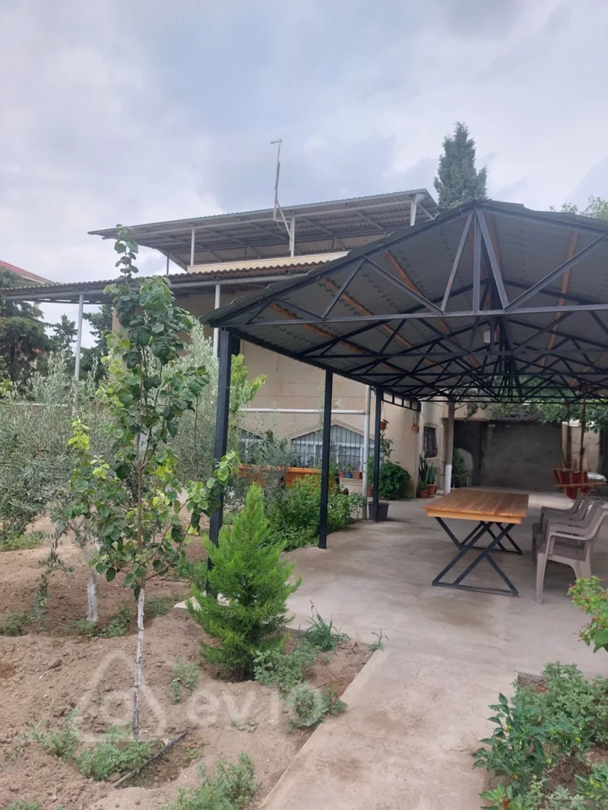 Satılır 6 otaqlı həyət evi 6 m²