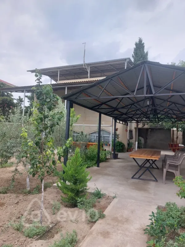 Satılır 6 otaqlı həyət evi 6 m²