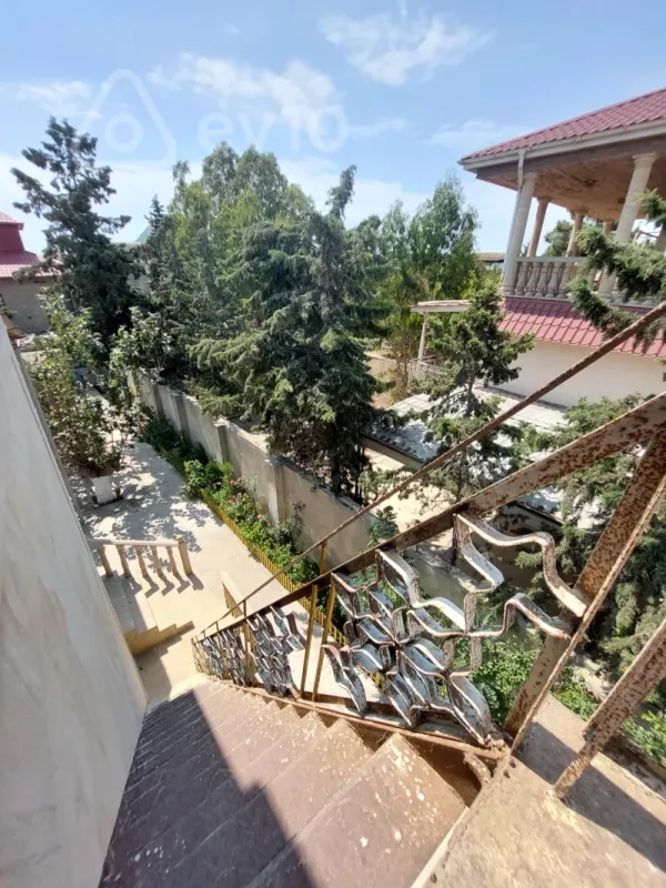 Satılır 6 otaqlı həyət evi 6 m²