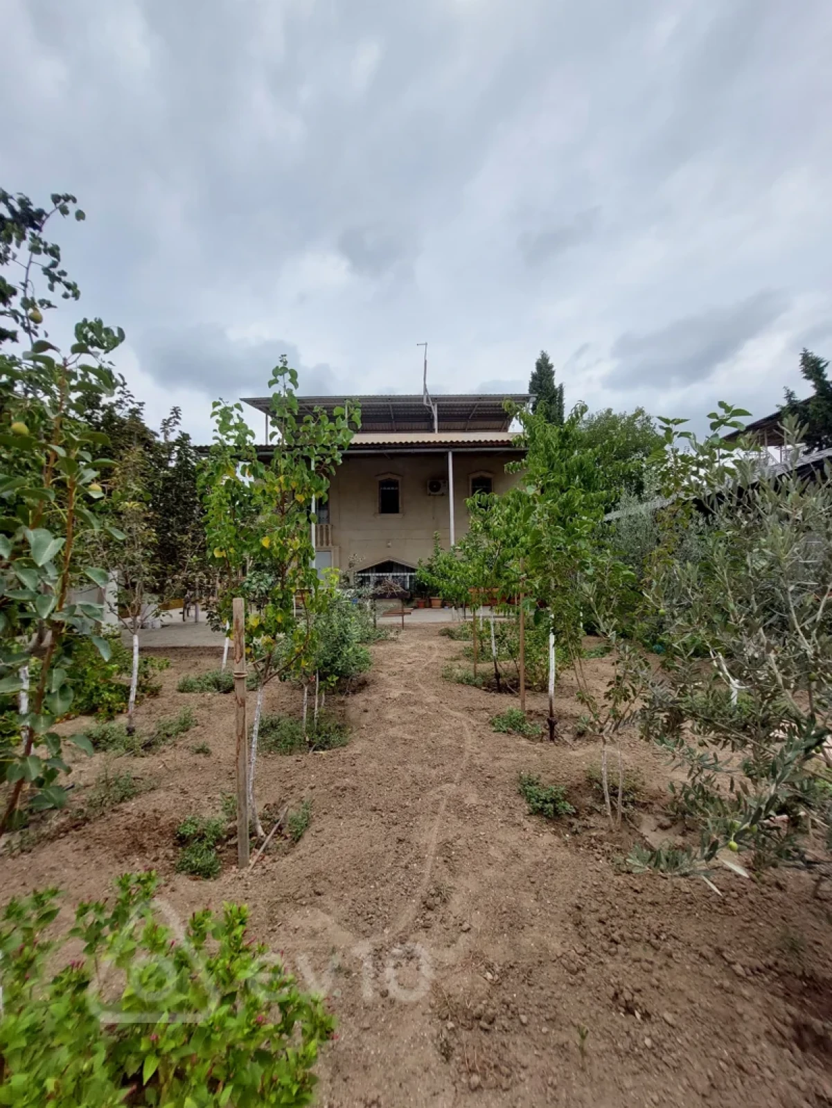 Satılır 6 otaqlı həyət evi 6 m²