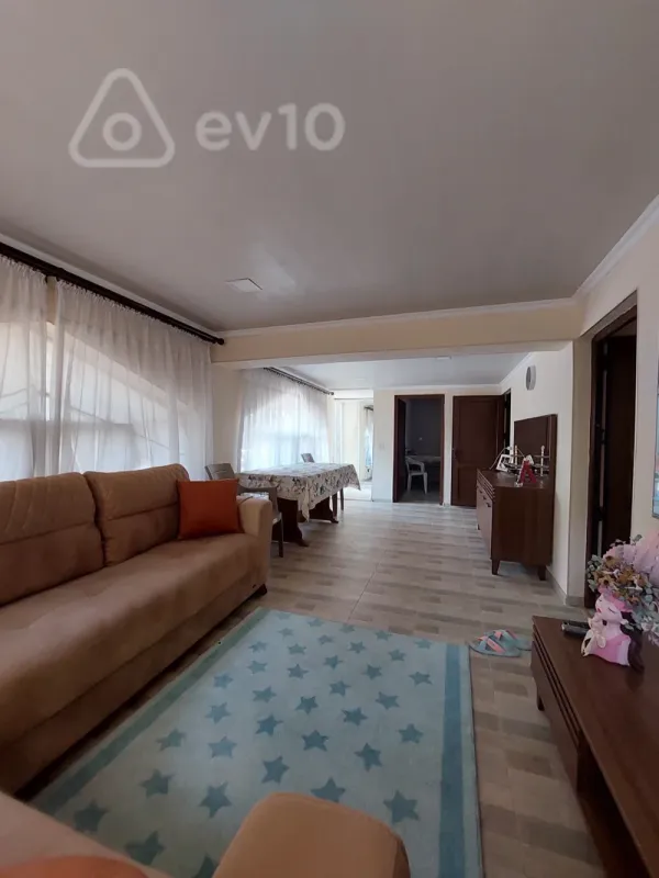Satılır 6 otaqlı həyət evi 6 m²