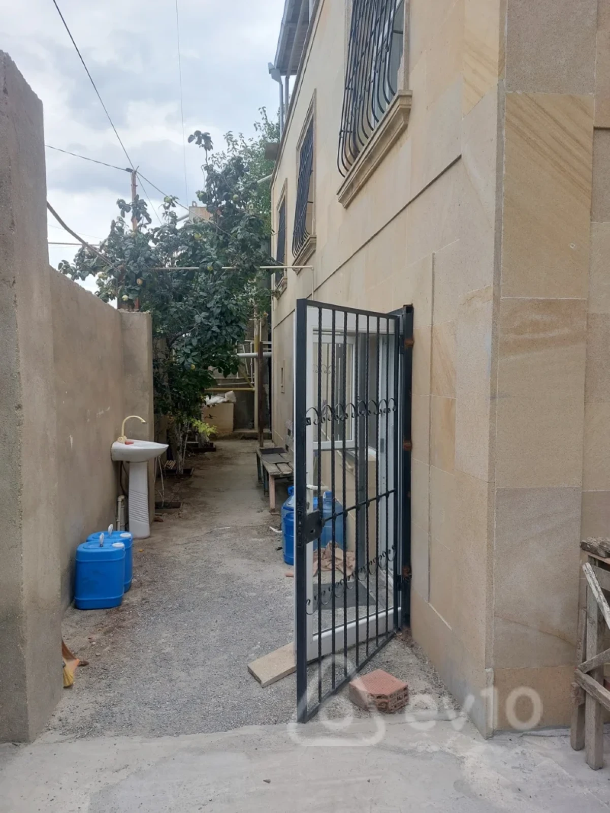 Satılır 6 otaqlı həyət evi 6 m²