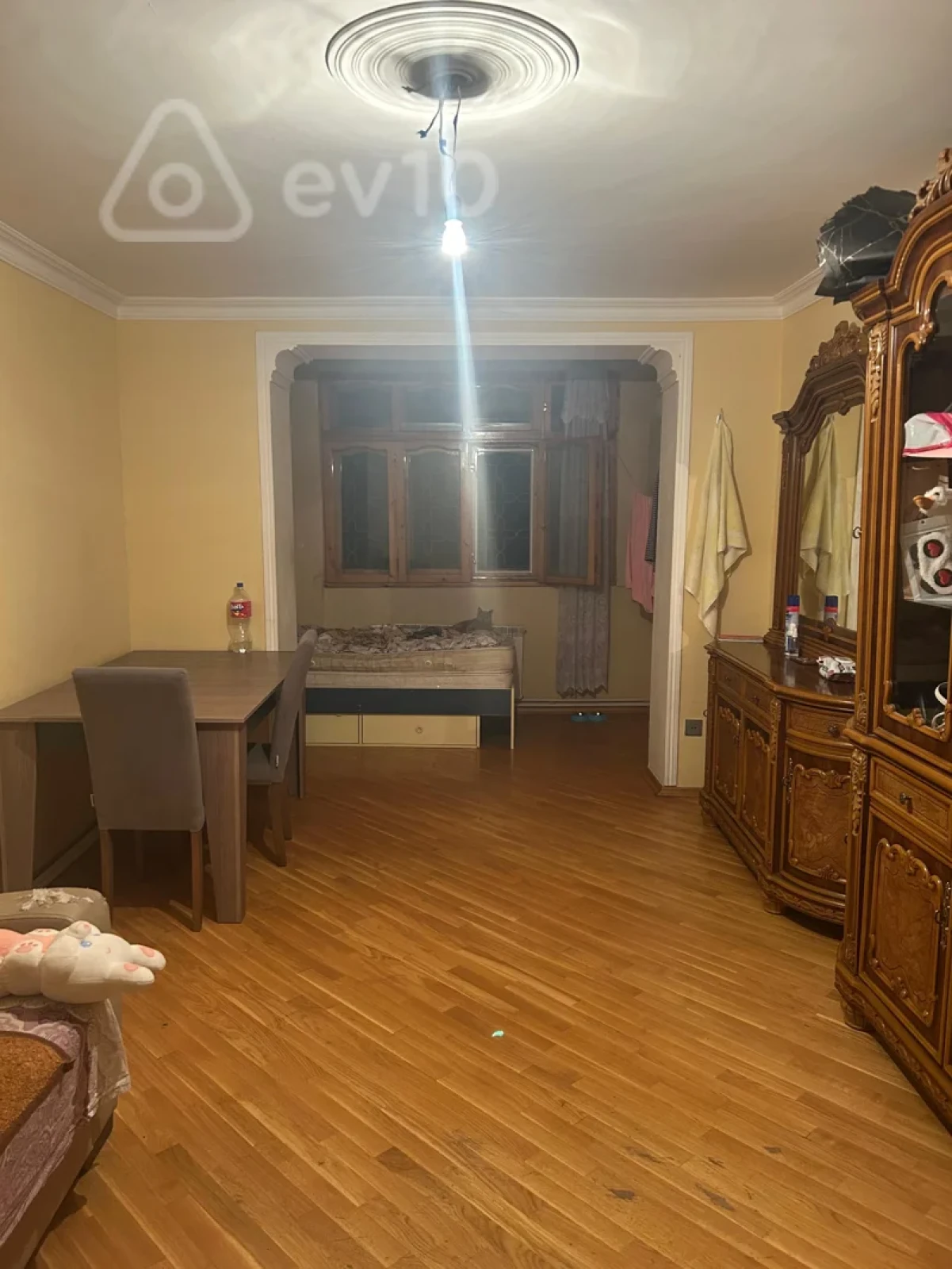 Kirayə verilir 2 otaqlı köhnə tikili 65 m²