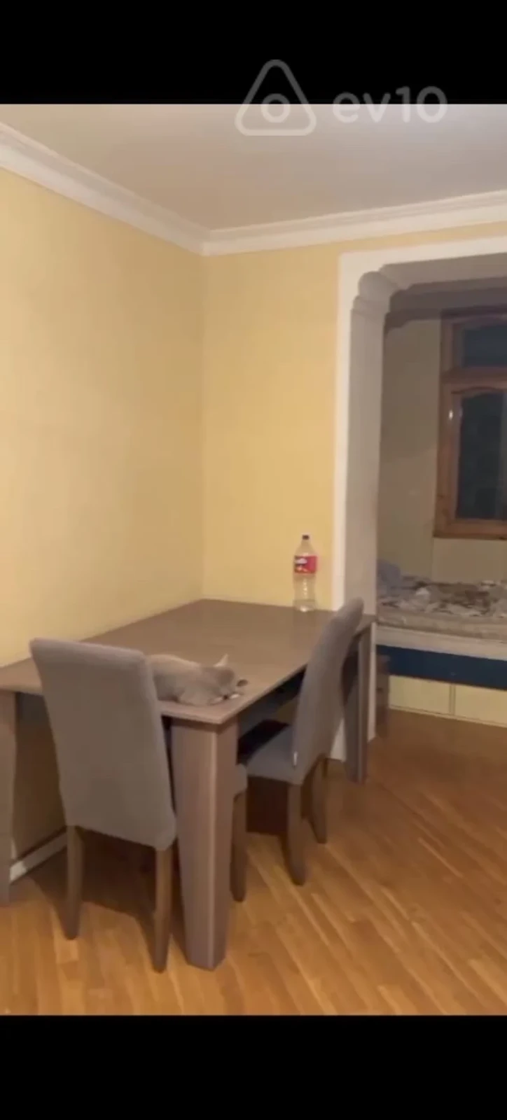 Kirayə verilir 2 otaqlı köhnə tikili 65 m²