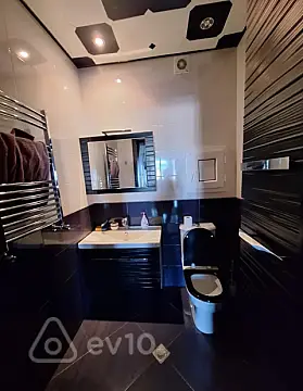 Kirayə verilir 2 otaqlı yeni tikili 65 m²