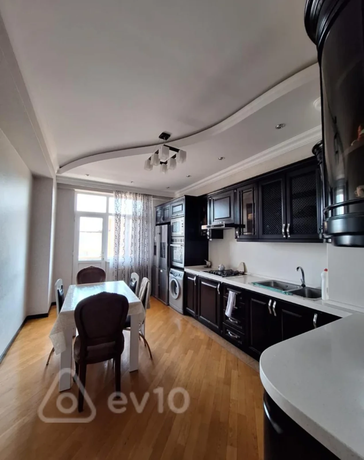 Kirayə verilir 2 otaqlı yeni tikili 65 m²