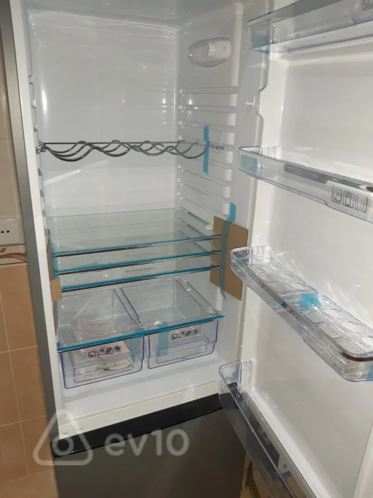 Kirayə verilir 4 otaqlı köhnə tikili 220 m²