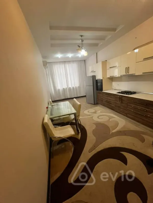 Kirayə verilir 3 otaqlı yeni tikili 110 m²