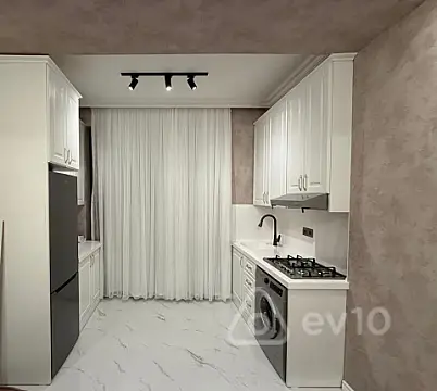 Kirayə verilir 2 otaqlı yeni tikili 55 m²