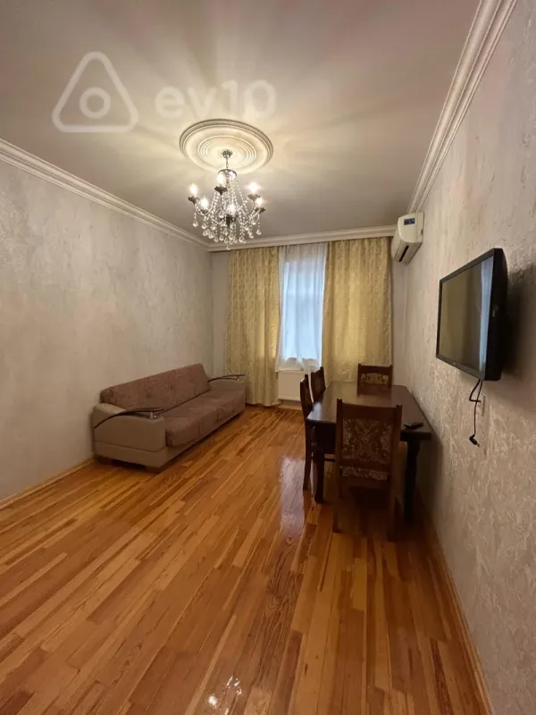 Kirayə verilir 2 otaqlı həyət evi 65 m²