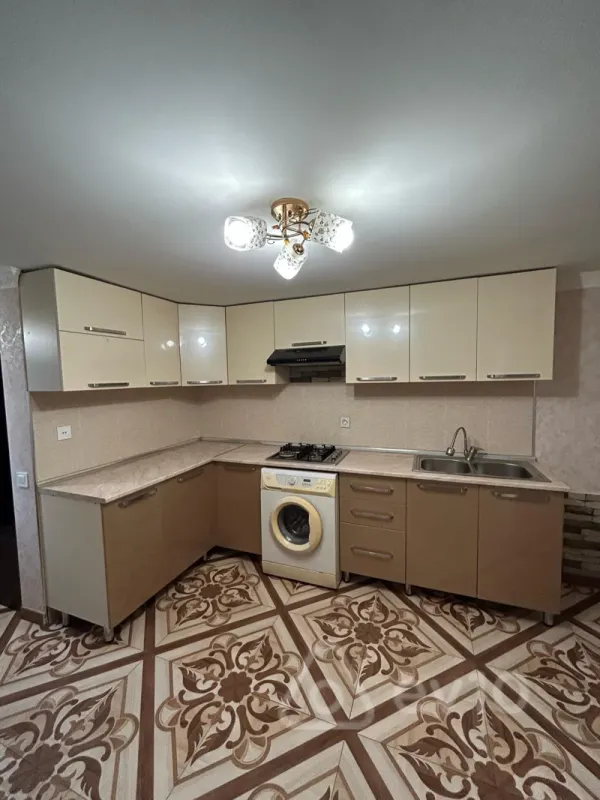 Kirayə verilir 2 otaqlı həyət evi 65 m²