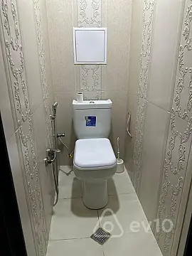 Kirayə verilir 2 otaqlı köhnə tikili 65 m²