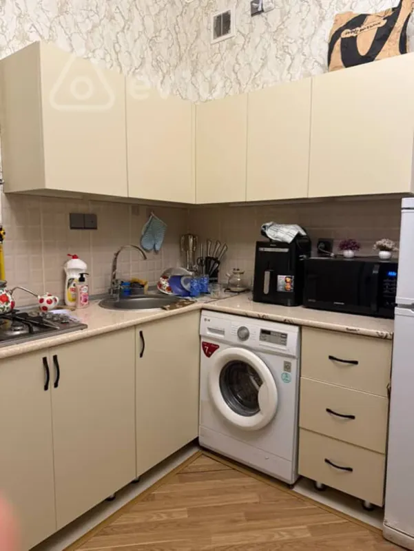 Kirayə verilir 2 otaqlı yeni tikili 65 m²