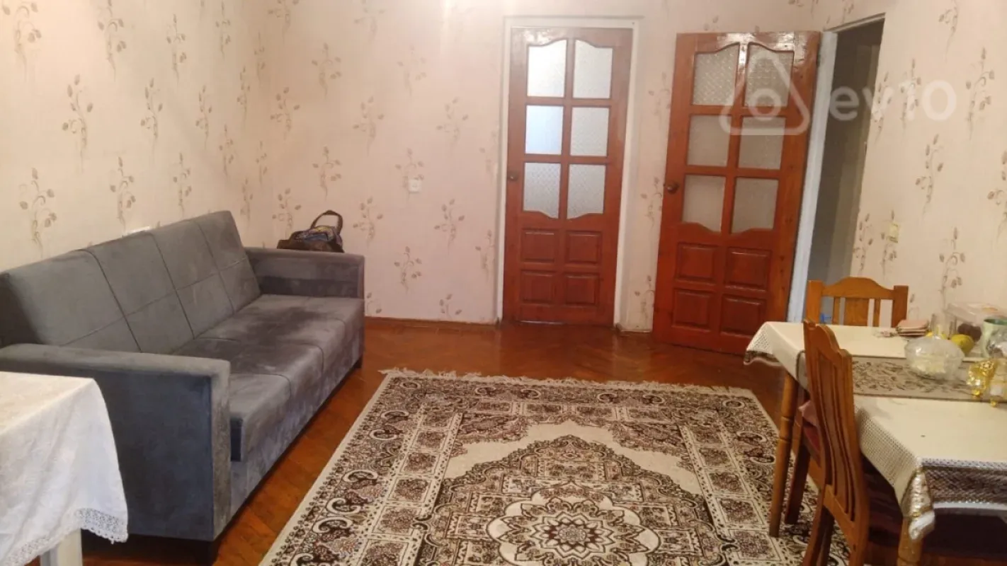 Kirayə verilir 2 otaqlı köhnə tikili 65 m²
