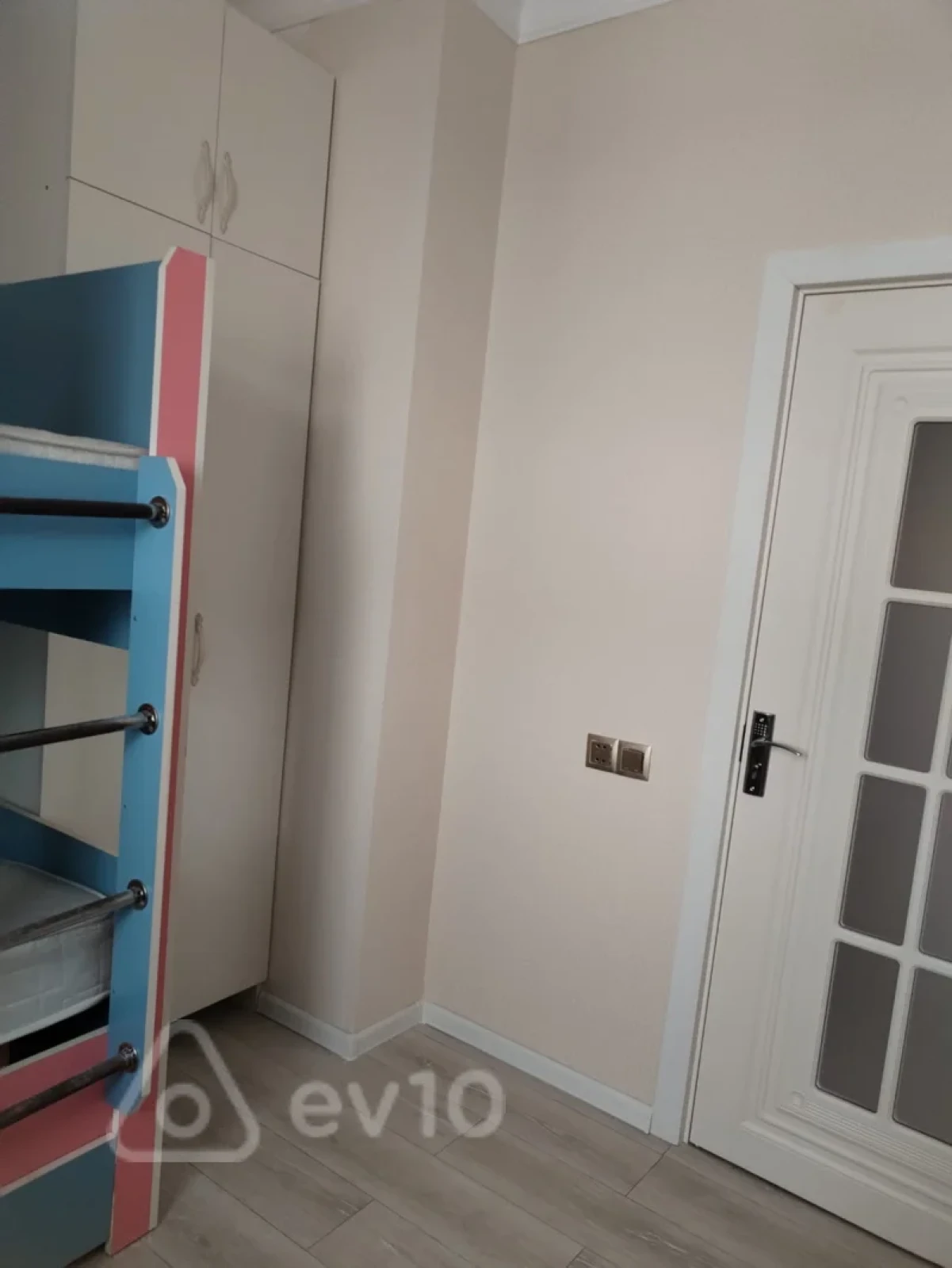 Satılır 3 otaqlı yeni tikili 65 m²