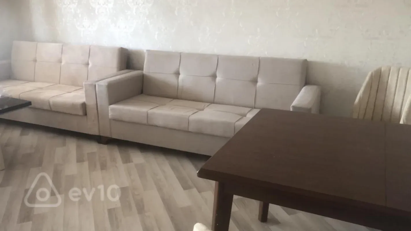 Kirayə verilir 3 otaqlı yeni tikili 120 m²
