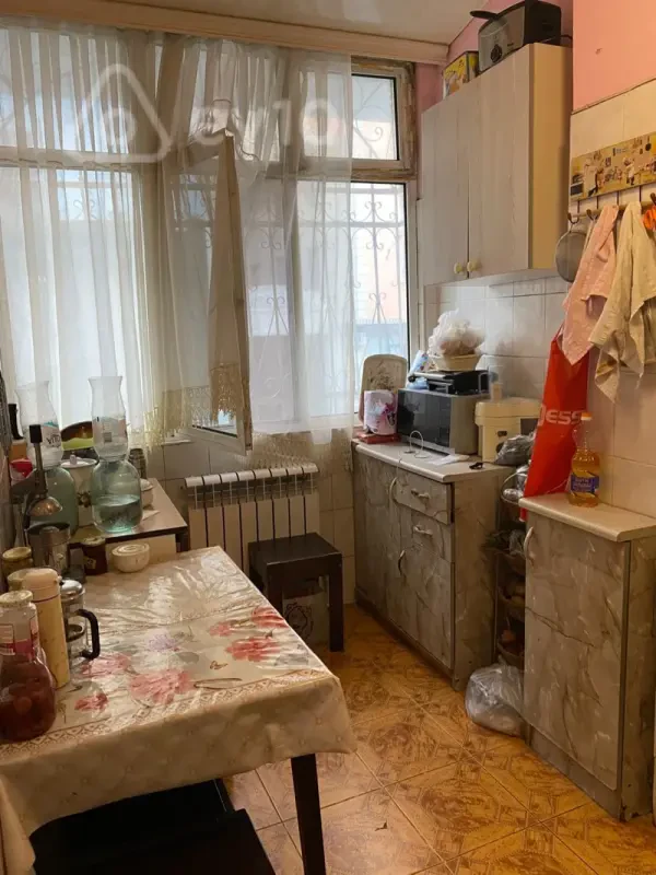 Satılır 3 otaqlı köhnə tikili 68 m²