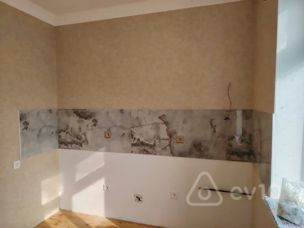 Satılır 5 otaqlı həyət evi 180 m²