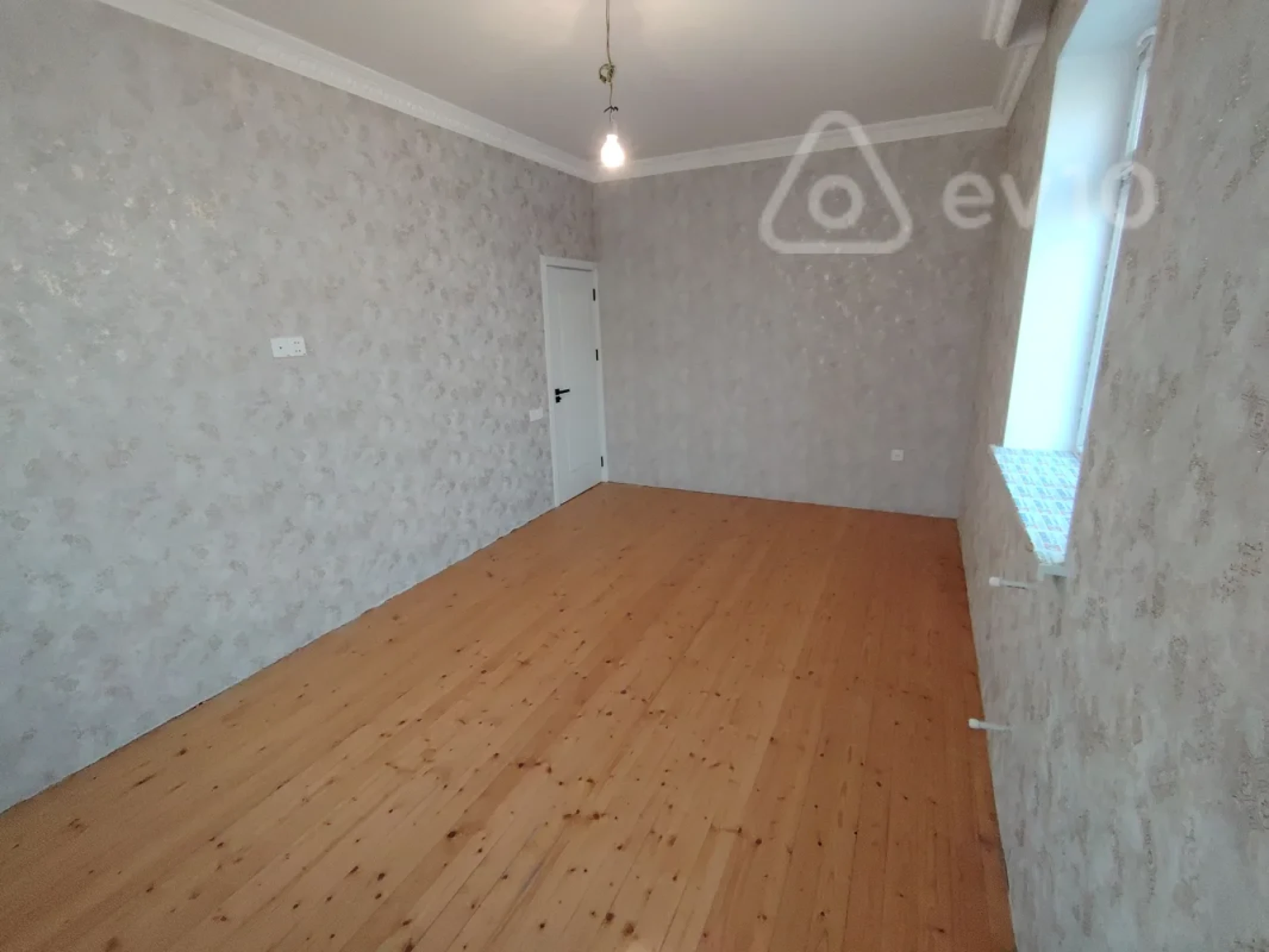 Satılır 5 otaqlı həyət evi 180 m²