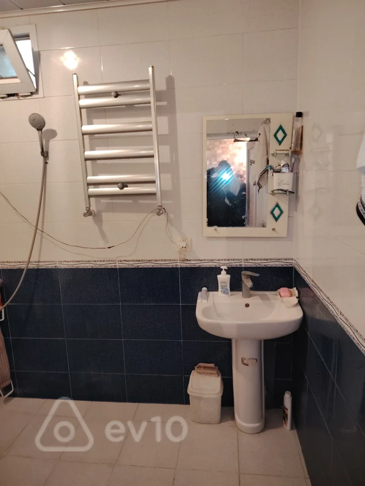 Satılır 5 otaqlı həyət evi 180 m²