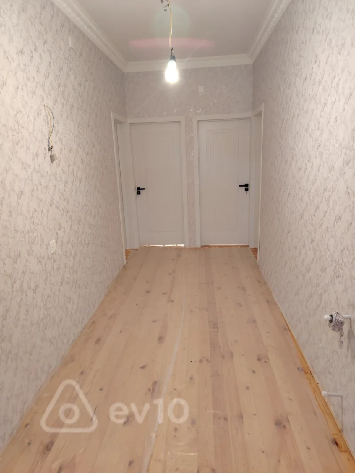 Satılır 5 otaqlı həyət evi 180 m²