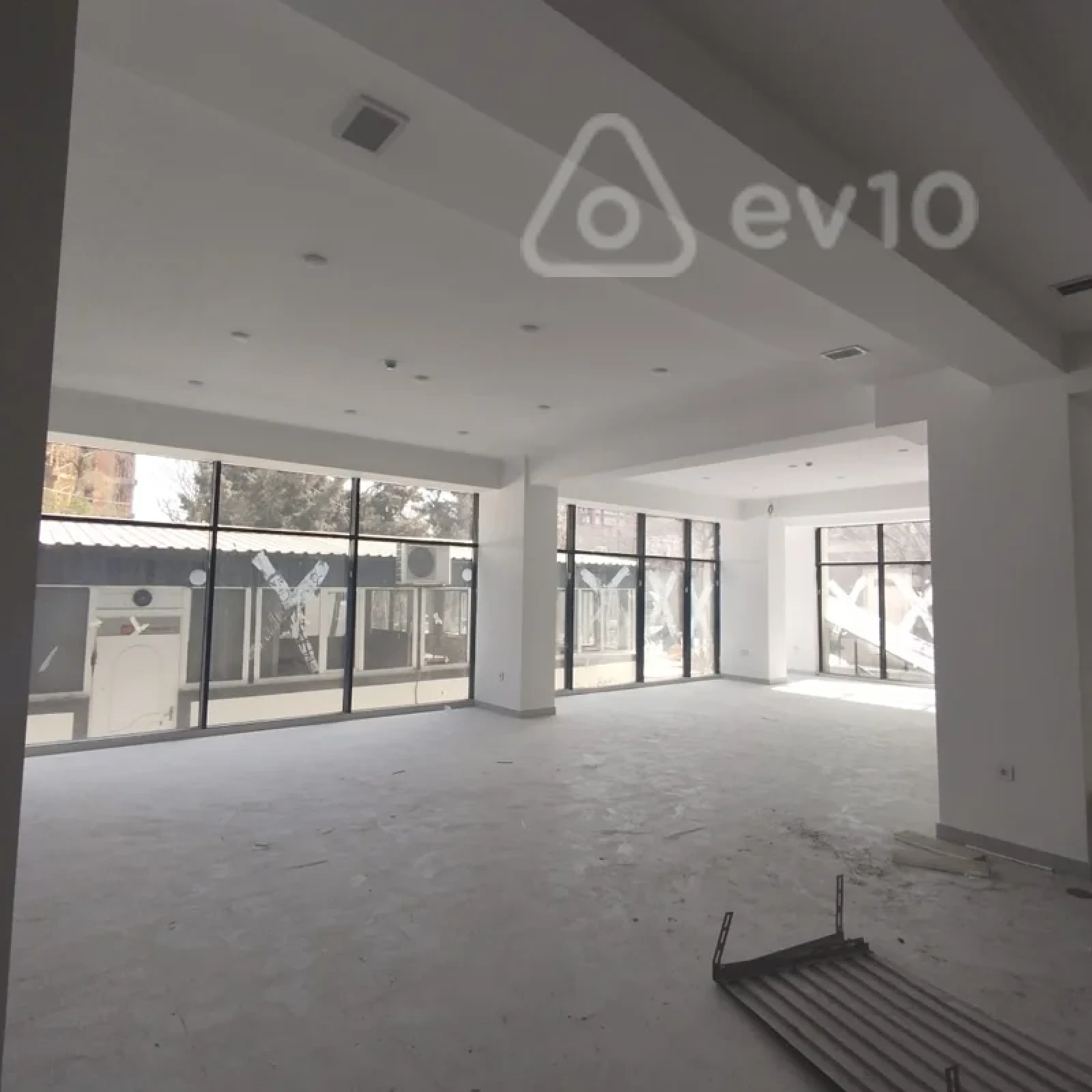 Kirayə verilir mənzil 400 m²