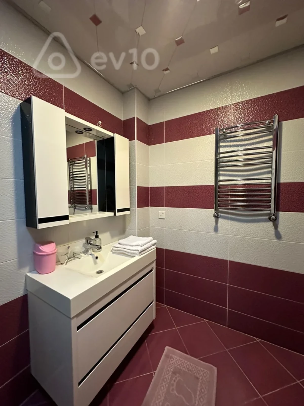 Kirayə verilir 2 otaqlı yeni tikili 120 m²