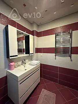 Kirayə verilir 2 otaqlı yeni tikili 120 m²