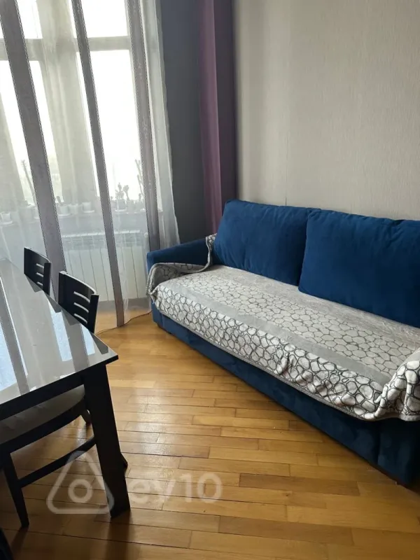 Kirayə verilir 2 otaqlı yeni tikili 120 m²
