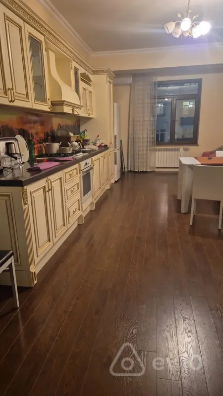 Kirayə verilir 2 otaqlı yeni tikili 90 m²