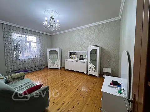 Satılır 9 otaqlı həyət evi 351.9 m²