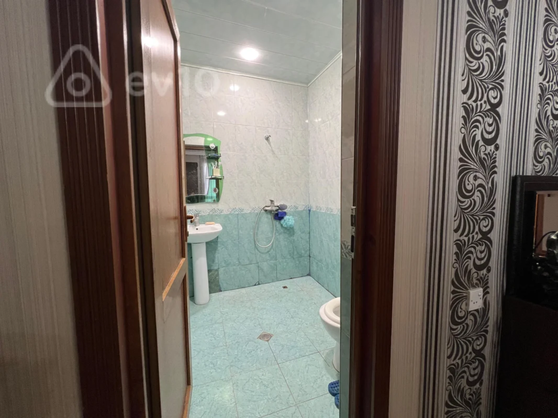 Satılır 9 otaqlı həyət evi 351.9 m²