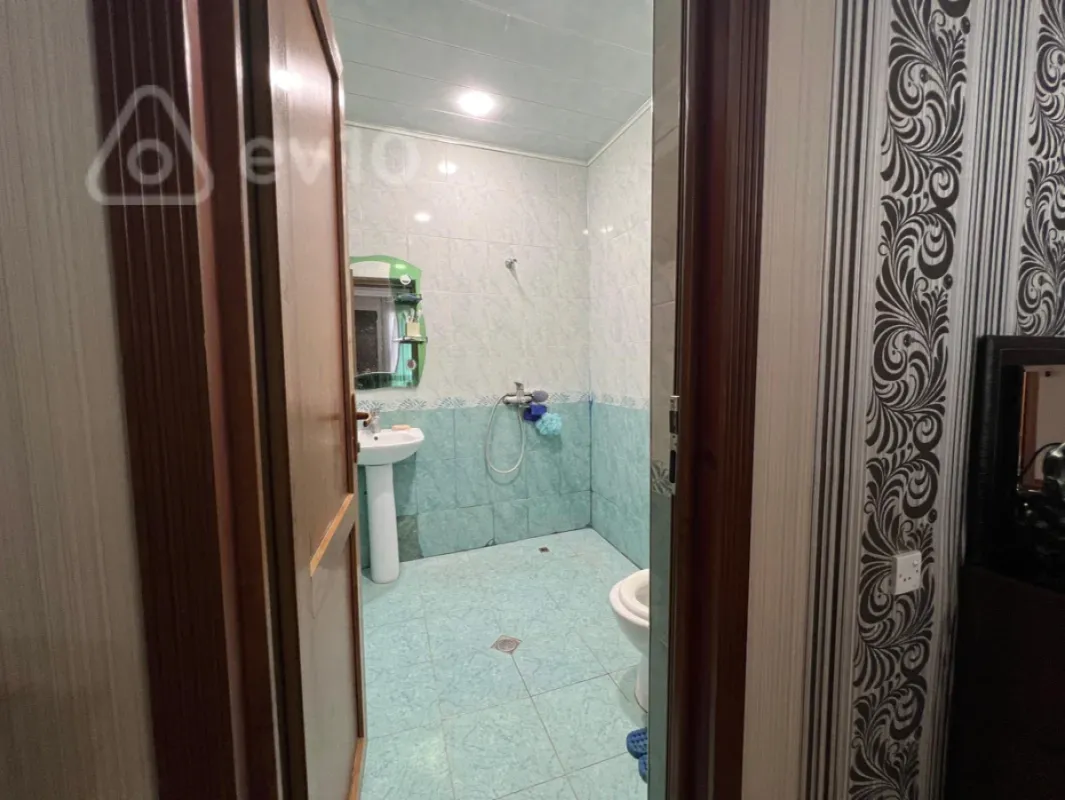 Satılır 9 otaqlı həyət evi 351.9 m²