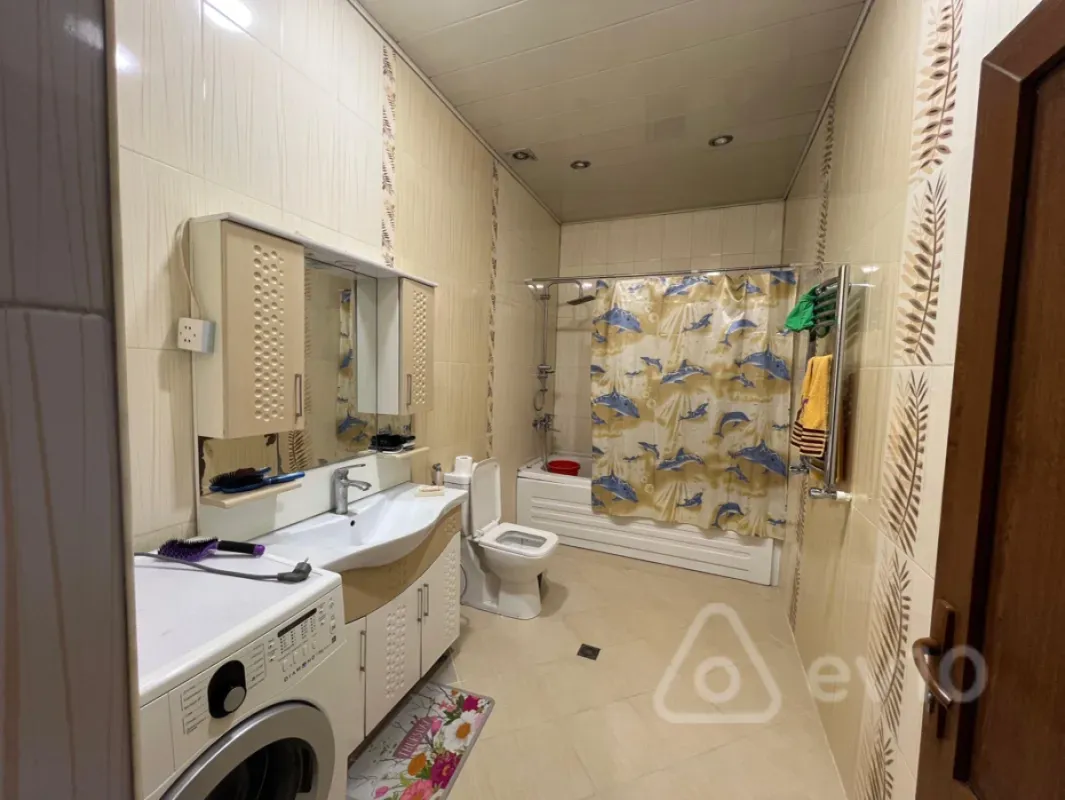 Satılır 9 otaqlı həyət evi 351.9 m²