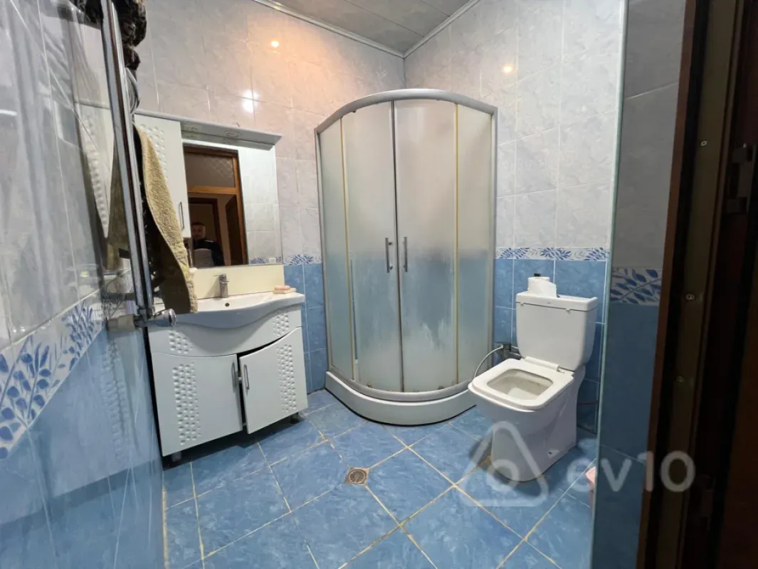 Satılır 9 otaqlı həyət evi 351.9 m²