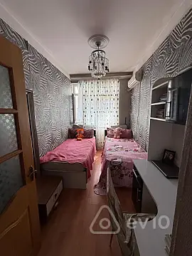 Kirayə verilir 3 otaqlı köhnə tikili 85 m²