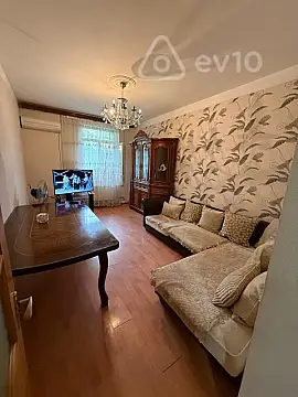 Kirayə verilir 3 otaqlı köhnə tikili 85 m²