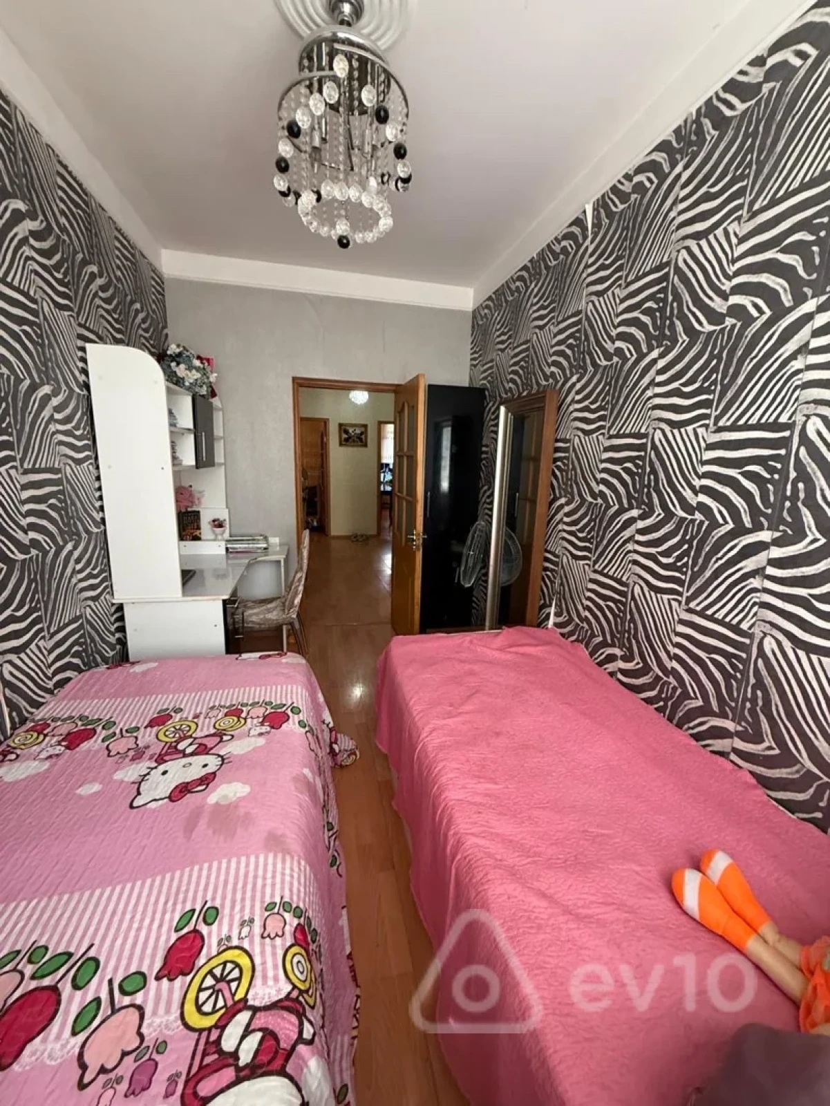 Kirayə verilir 3 otaqlı köhnə tikili 85 m²