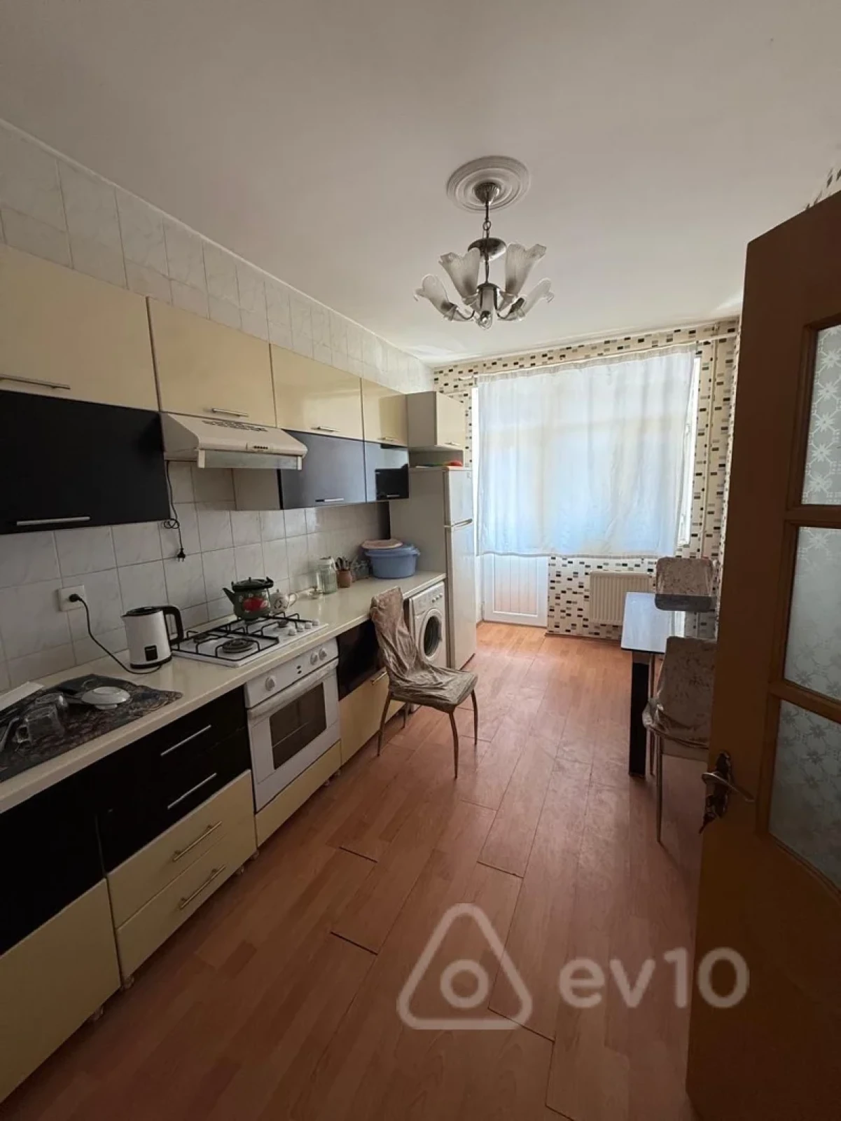 Kirayə verilir 3 otaqlı köhnə tikili 85 m²